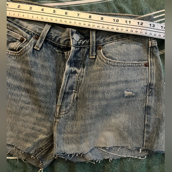 Woman’s Gap Jean Cut Off Shorts🌵25 - Picture 3 of 5